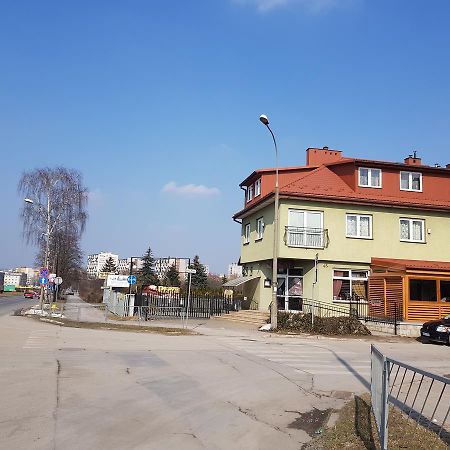 Roadway Hostel Kielce Ngoại thất bức ảnh