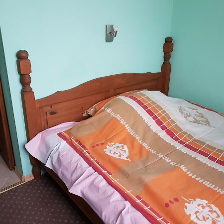 Roadway Hostel Kielce Ngoại thất bức ảnh