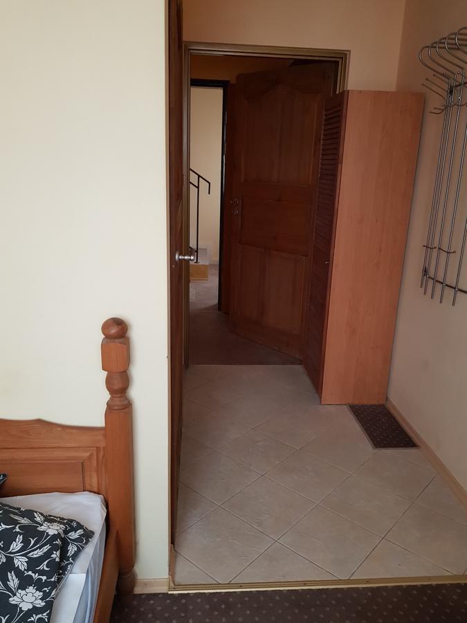 Roadway Hostel Kielce Ngoại thất bức ảnh