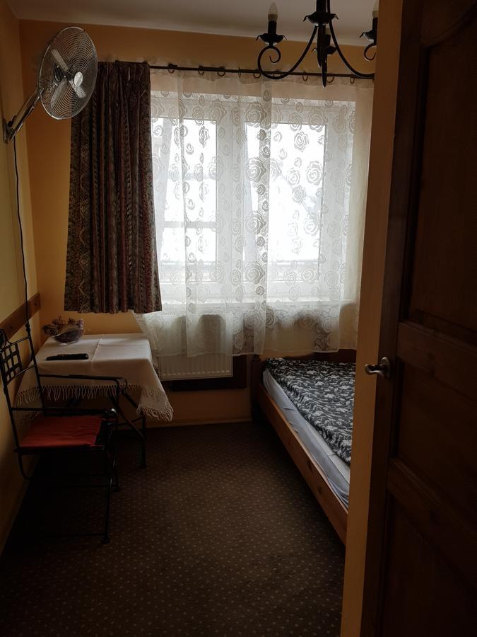 Roadway Hostel Kielce Ngoại thất bức ảnh