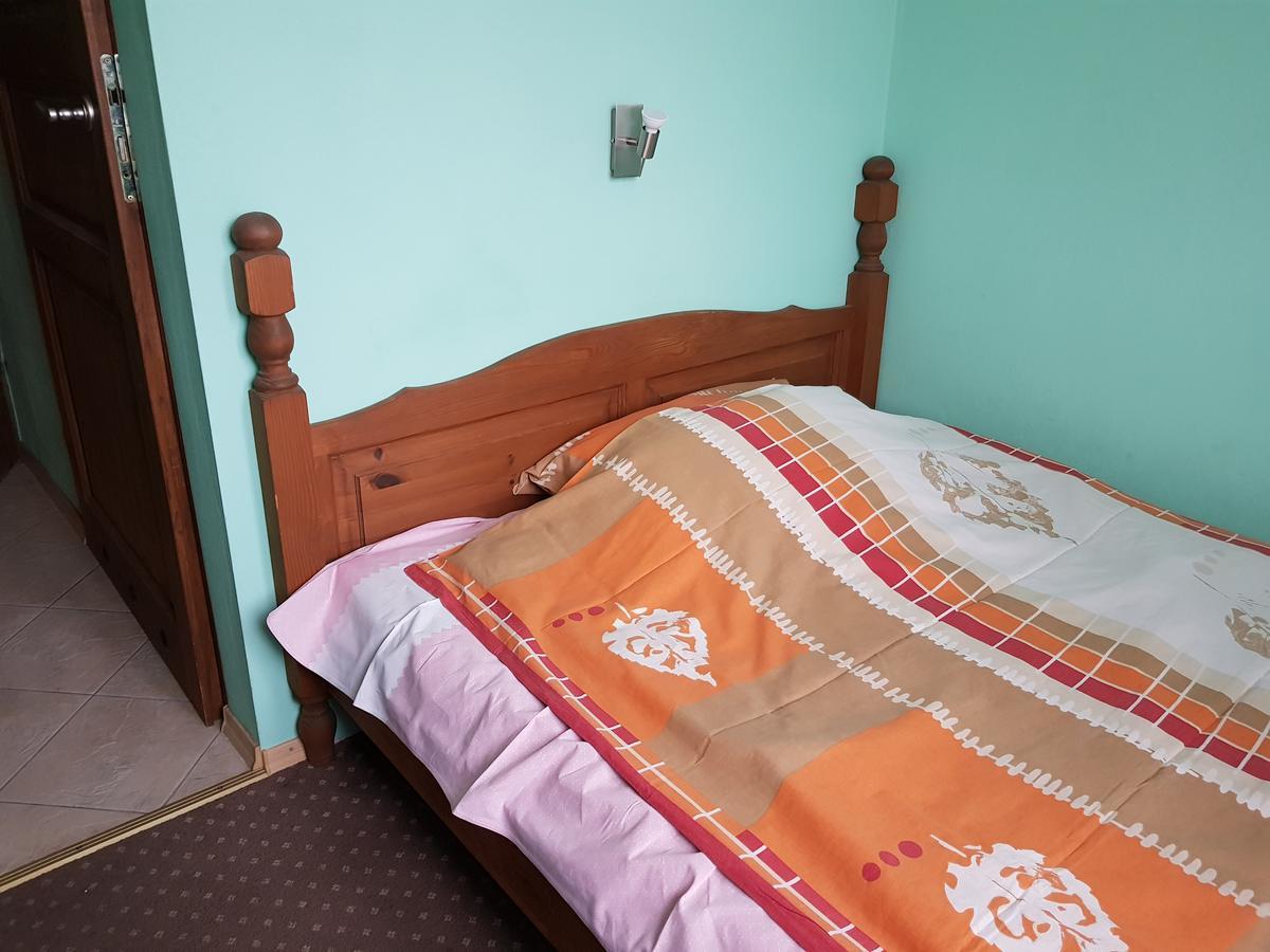 Roadway Hostel Kielce Ngoại thất bức ảnh