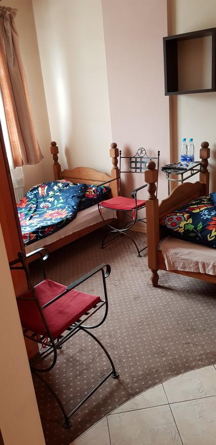 Roadway Hostel Kielce Ngoại thất bức ảnh